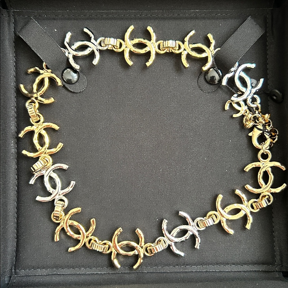 Chanel custom jewelry Chunky necklace.